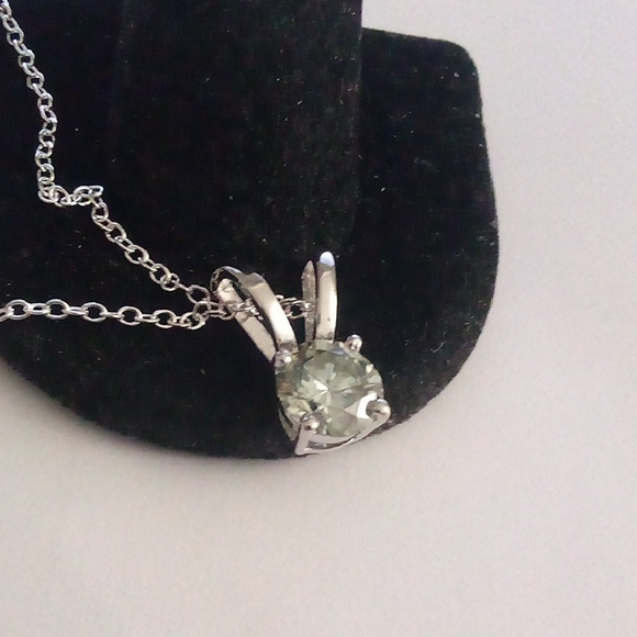LOVELY 2CT DIAMOND PENDANT SET IN SILVER - Picture 2 of 4